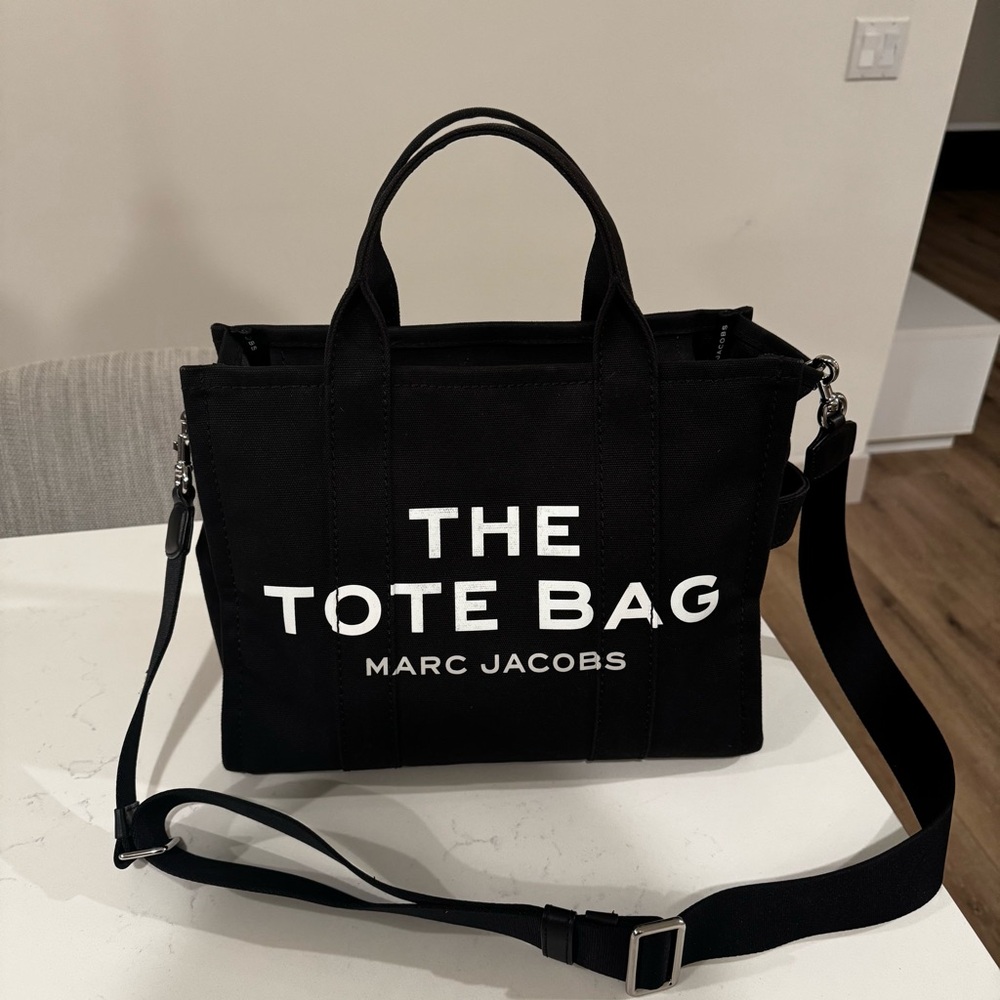 Marc Jacobs: The Medium Tote Bag